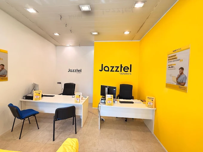 Botiga Jazztel by Gerard's al Carrer de Jaume Huguet, 9 de Valls